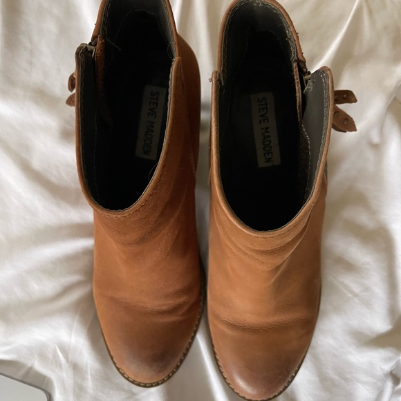 Distressed booties - Picture 6 of 9